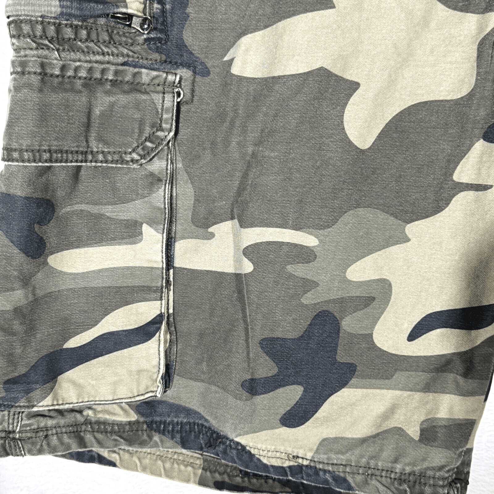 Lincoln Outfitters Cargo Shorts Mens 42 Green Camo 100 Percent Cotton Utility - Thumbnail 2