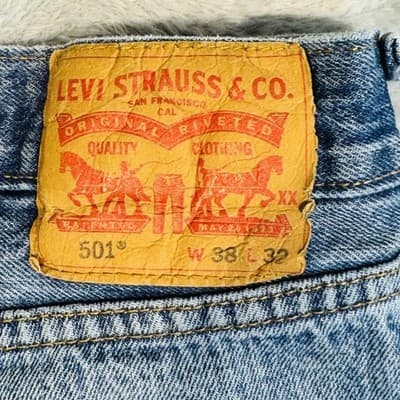 Levis 501 Jeans Mens 38x32 Blue Light Wash Straight Denim Button Fly Regular Fit - Thumbnail 7