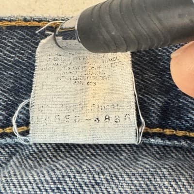 Vintage Levis 550 Jeans Mens 36x30 Blue Denim Relaxed Tapered Fit Whiskered 90s - Thumbnail 5