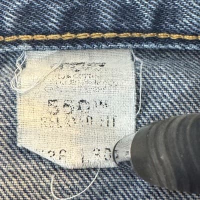 Vintage Levis 550 Jeans Mens 36x30 Blue Denim Relaxed Tapered Fit Whiskered 90s - Thumbnail 4