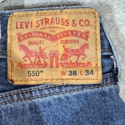 Levis 550 Jeans Mens 38x33 (38x34) Blue Medium Wash Relaxed Tapered Leg Denim - Thumbnail 3