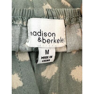 Madison & Berkeley Blouse Women's M Green Puffy Sleeve V-Neck Top Stylish W 91 - Thumbnail 5