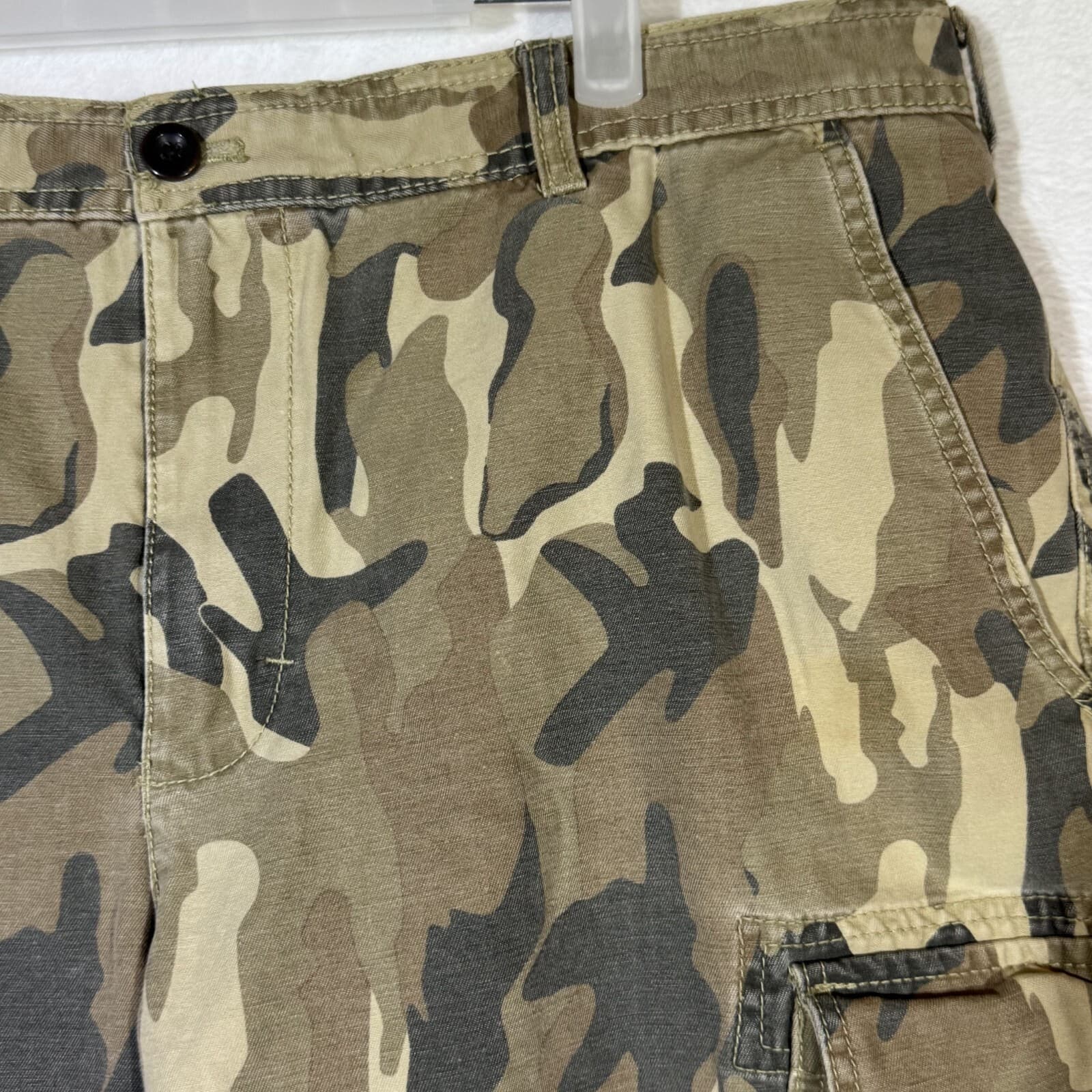 Izod Shorts Men’s 38 Green Camouflage Cargo Cotton Classic Fit High-Rise - Thumbnail 4