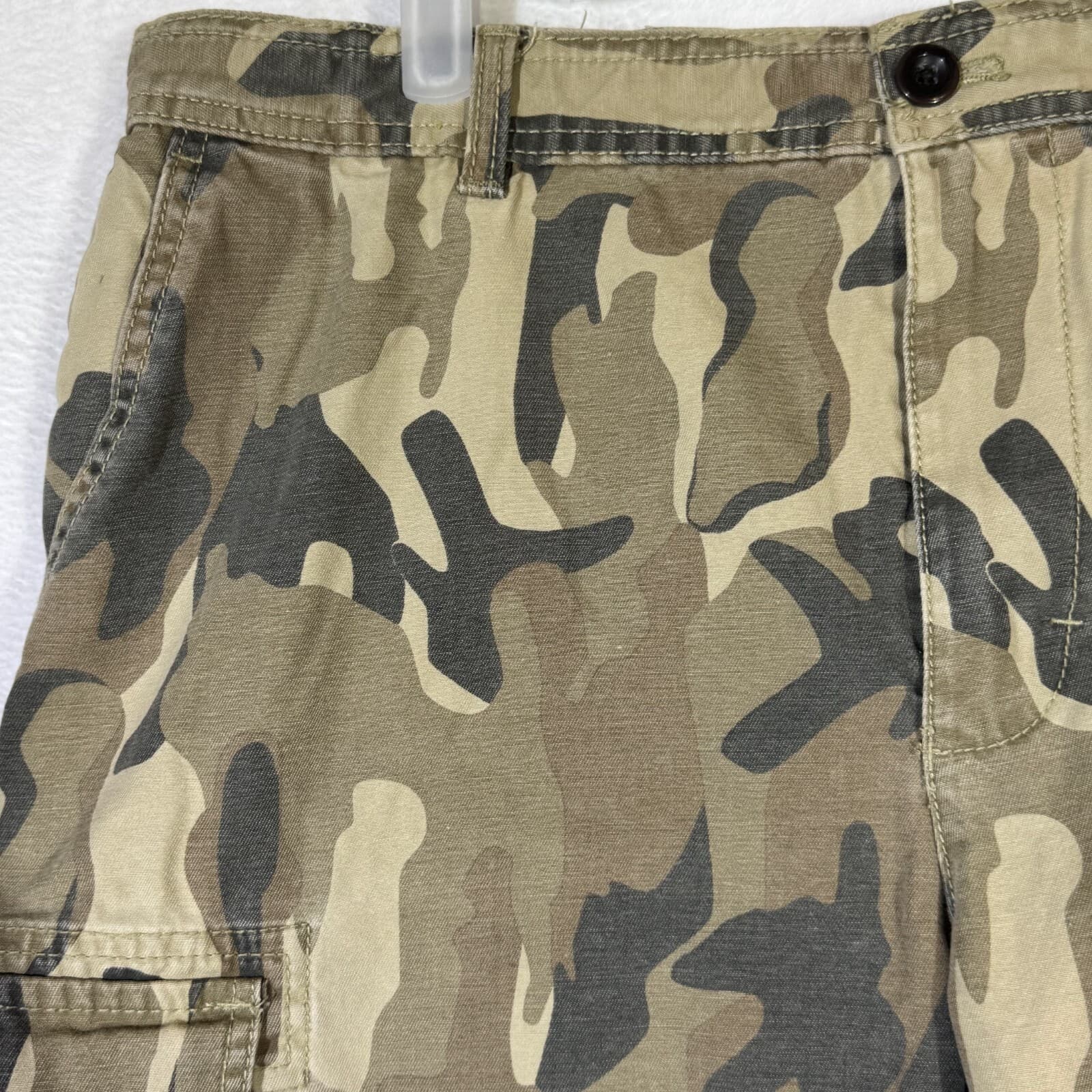 Izod Shorts Men’s 38 Green Camouflage Cargo Cotton Classic Fit High-Rise - Thumbnail 3