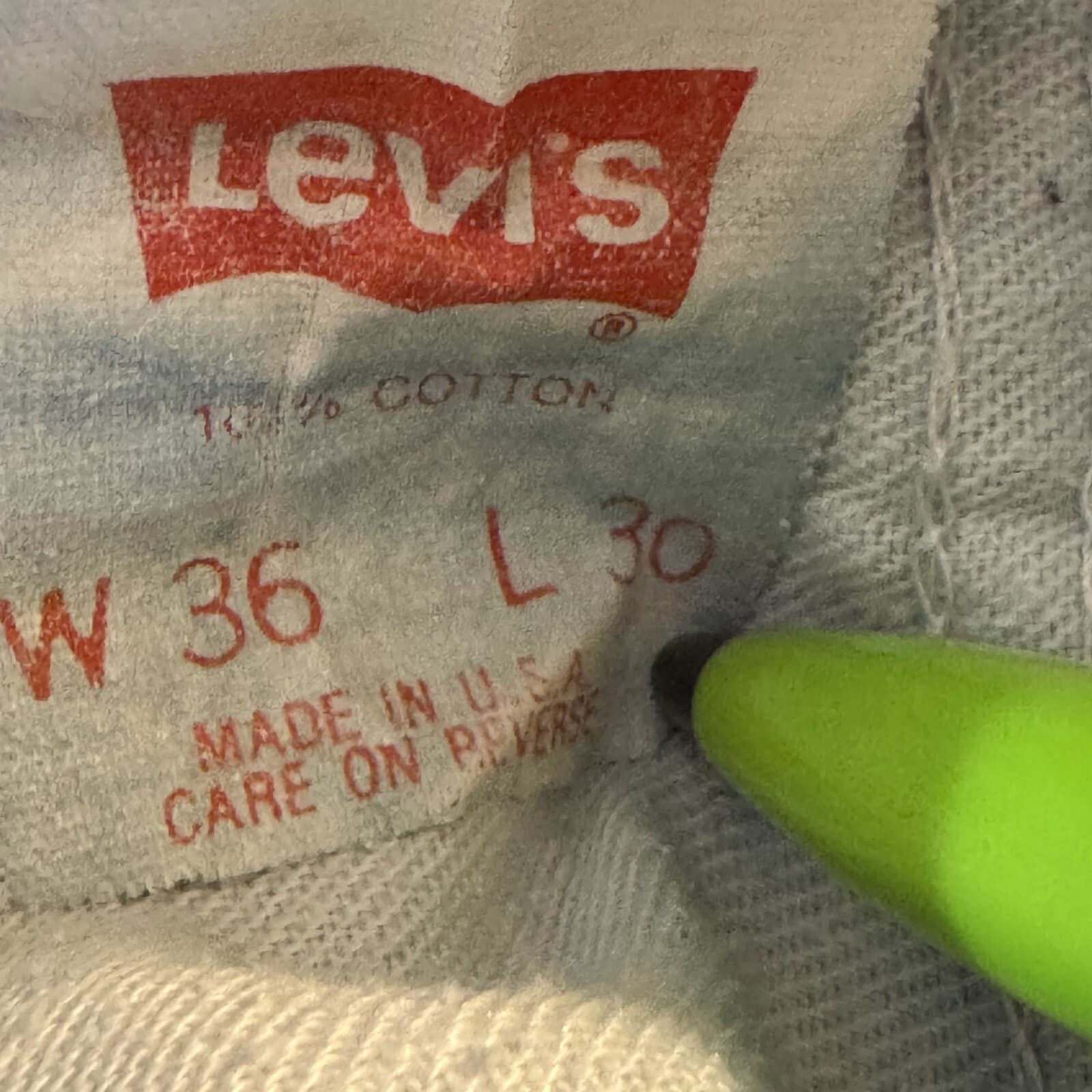 Vintage Levi’s 509 Jeans Men’s 36X30 Blue Denim Mid-Rise Straight Leg - Thumbnail 12