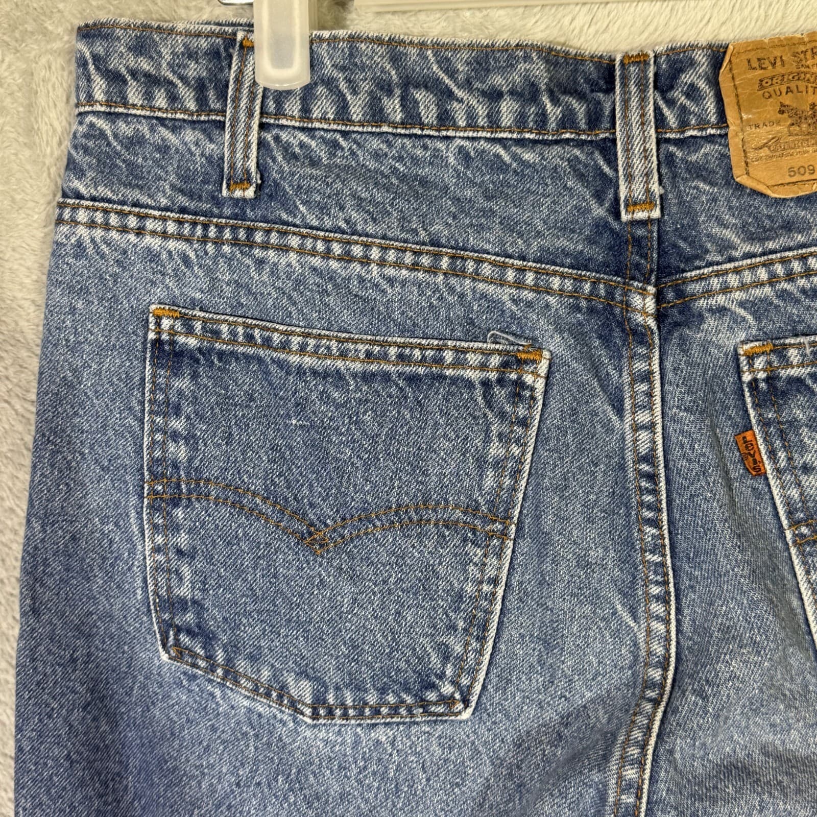 Vintage Levi’s 509 Jeans Men’s 36X30 Blue Denim Mid-Rise Straight Leg - Thumbnail 6