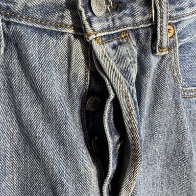 Vintage Levis 501 Jeans Mens 34x31 (32x32) Blue Medium Wash Button Fly Denim - Thumbnail 4