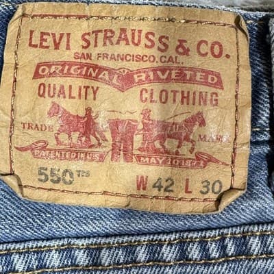 Vintage Levis 550 Jeans Mens 42x30 Blue Relaxed Tapered Frayed Denim Distressed - Thumbnail 4