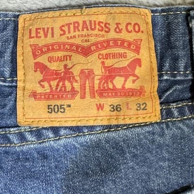 Levis 505 Jeans Mens 36x32 Blue Straight Leg Denim Zip Fly Regular Fit - Thumbnail 3