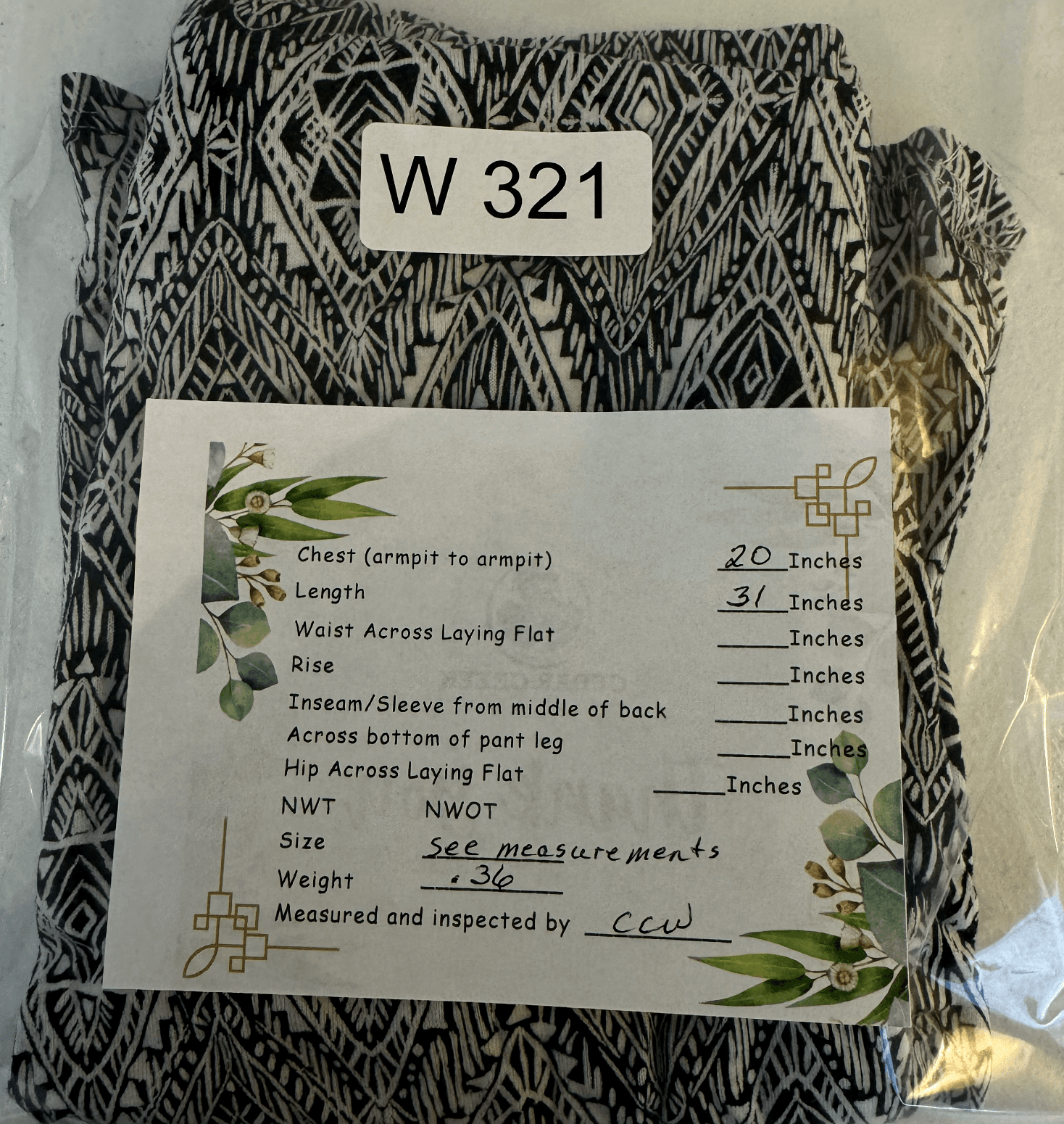 Torrid Tank Top Womens Plus Size 2 Black & White Aztec Print Halter Keyhole W321 - Thumbnail 6