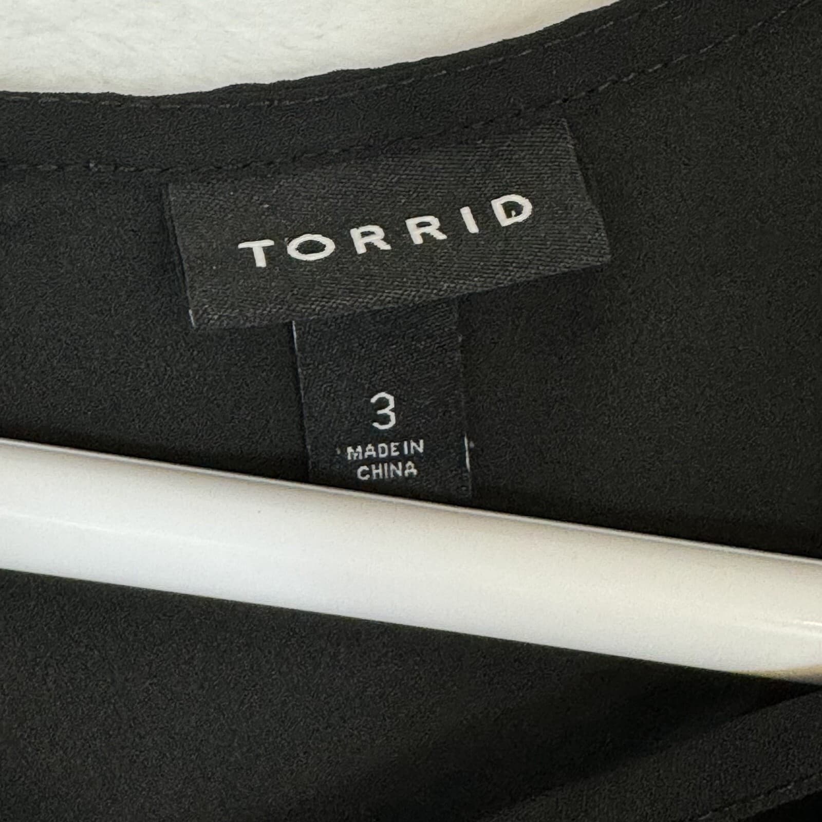 Torrid Tank Top Women’s 3 Black Georgette Strappy V-Neck 100% Polyester W 324 - Thumbnail 4