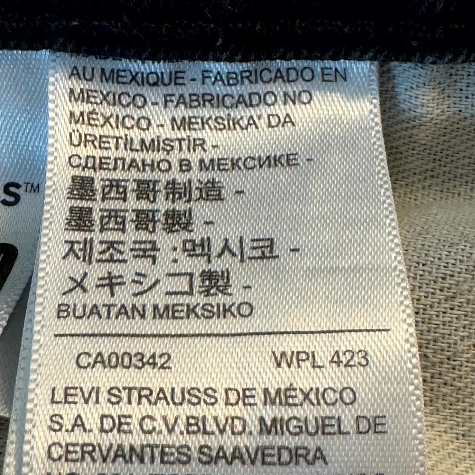 Levi’s 511 Men’s Jeans 38×32 Black Denim Mid-Rise Slim Straight Leg Excellent - Thumbnail 12