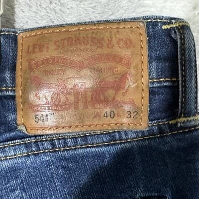 Levis 541 Jeans Mens 40x31 (40x32) Blue Athletic Taper Stretch Denim Whiskered - Thumbnail 6