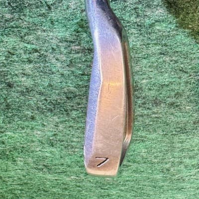 Knight Venom Low CG 7 Iron Mens RH 37 In Regular Graphite Silver Golf Club - Thumbnail 3