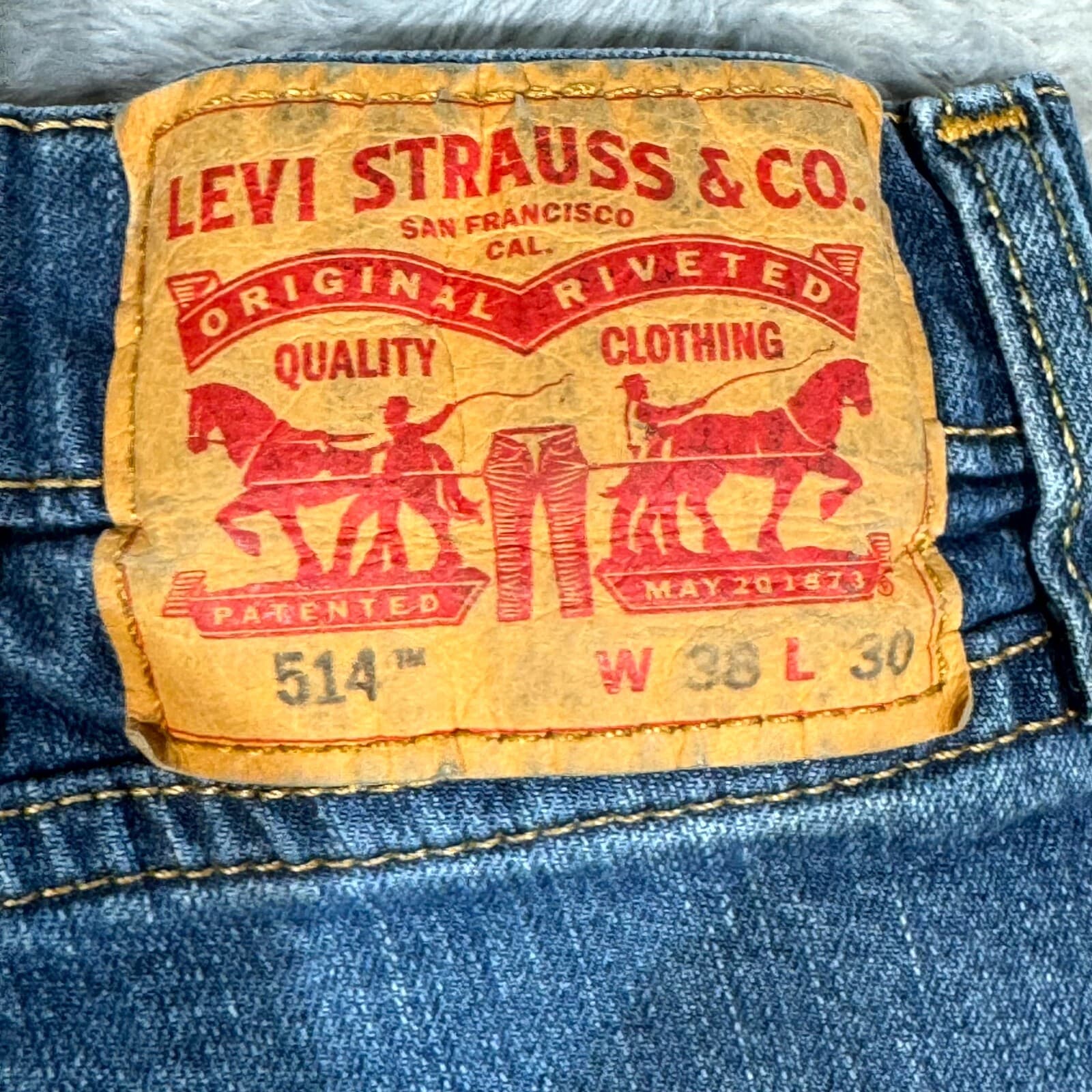 Levi's 514 Men's Jeans 38X30 Blue Denim Mid-Rise 5-Pockets Straight Fit Zip Fly - Thumbnail 3