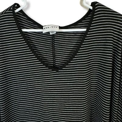 Ava & Viv Women’s Plus‑Size 4X Black & White Striped Knit V‑Neck Blouse – Long S - Thumbnail 3