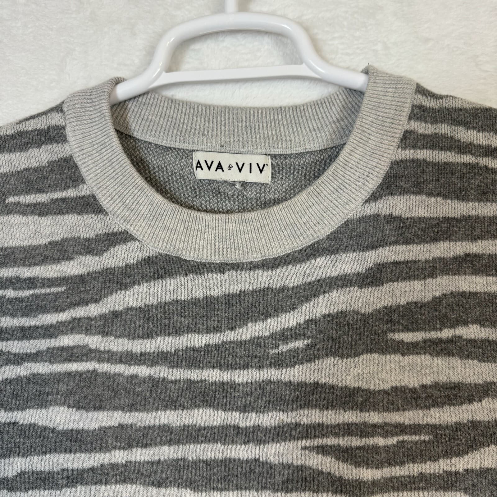 Ava & Viv Sweater Women’s Plus Gray Zebra Print Knit Crew Pullover Size XL W304 - Thumbnail 5