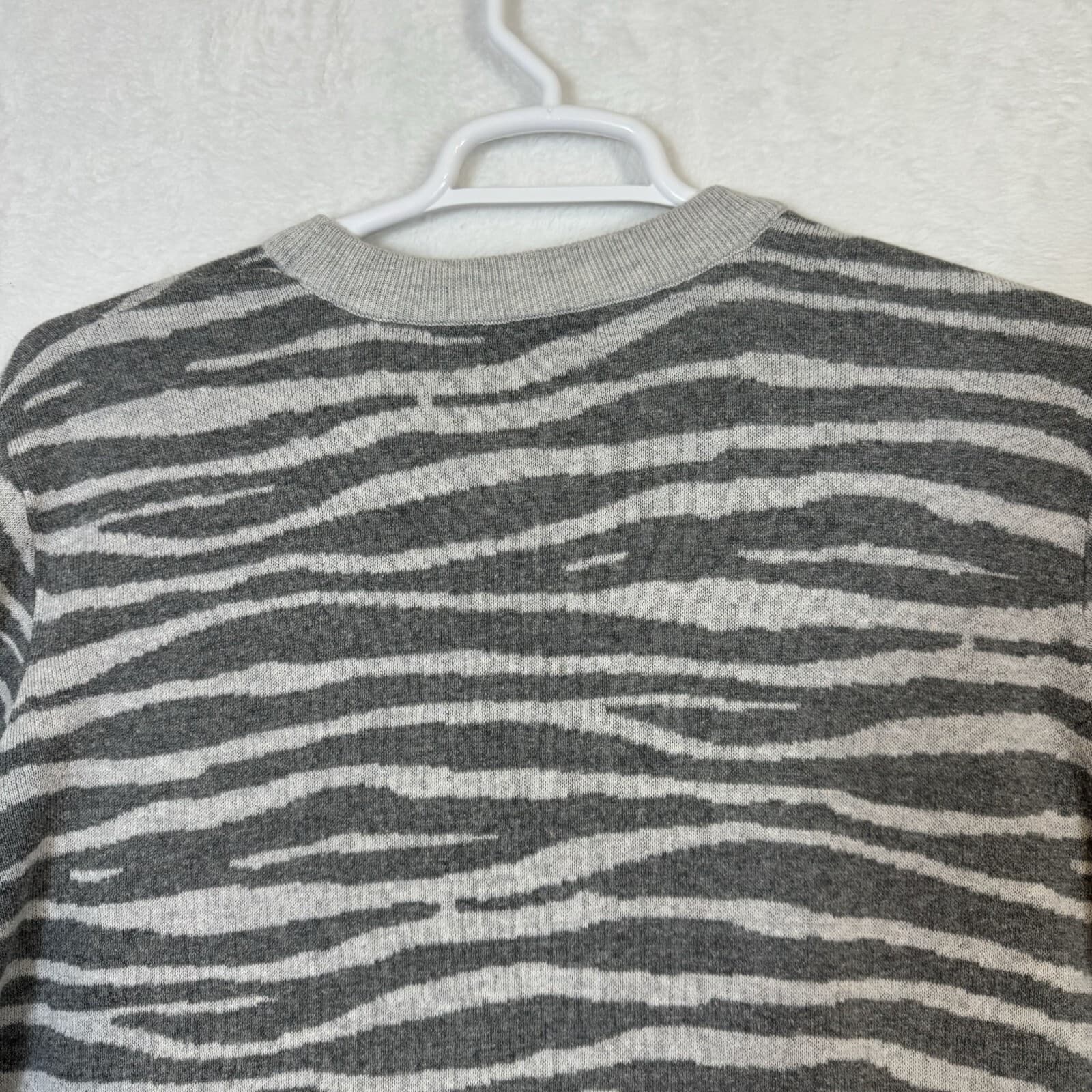 Ava & Viv Sweater Women’s Plus Gray Zebra Print Knit Crew Pullover Size XL W304 - Thumbnail 9