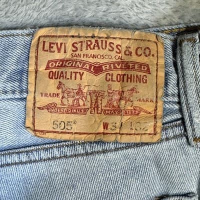 Levis 505 Jeans Mens 34x32 Light Wash Blue Straight Fit Denim Zip Fly 5 Pocket - Thumbnail 3