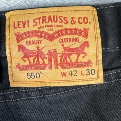 Levis 550 Jeans Mens 42x30 Black Relaxed Fit Tapered Leg Zip Fly Denim - Thumbnail 3