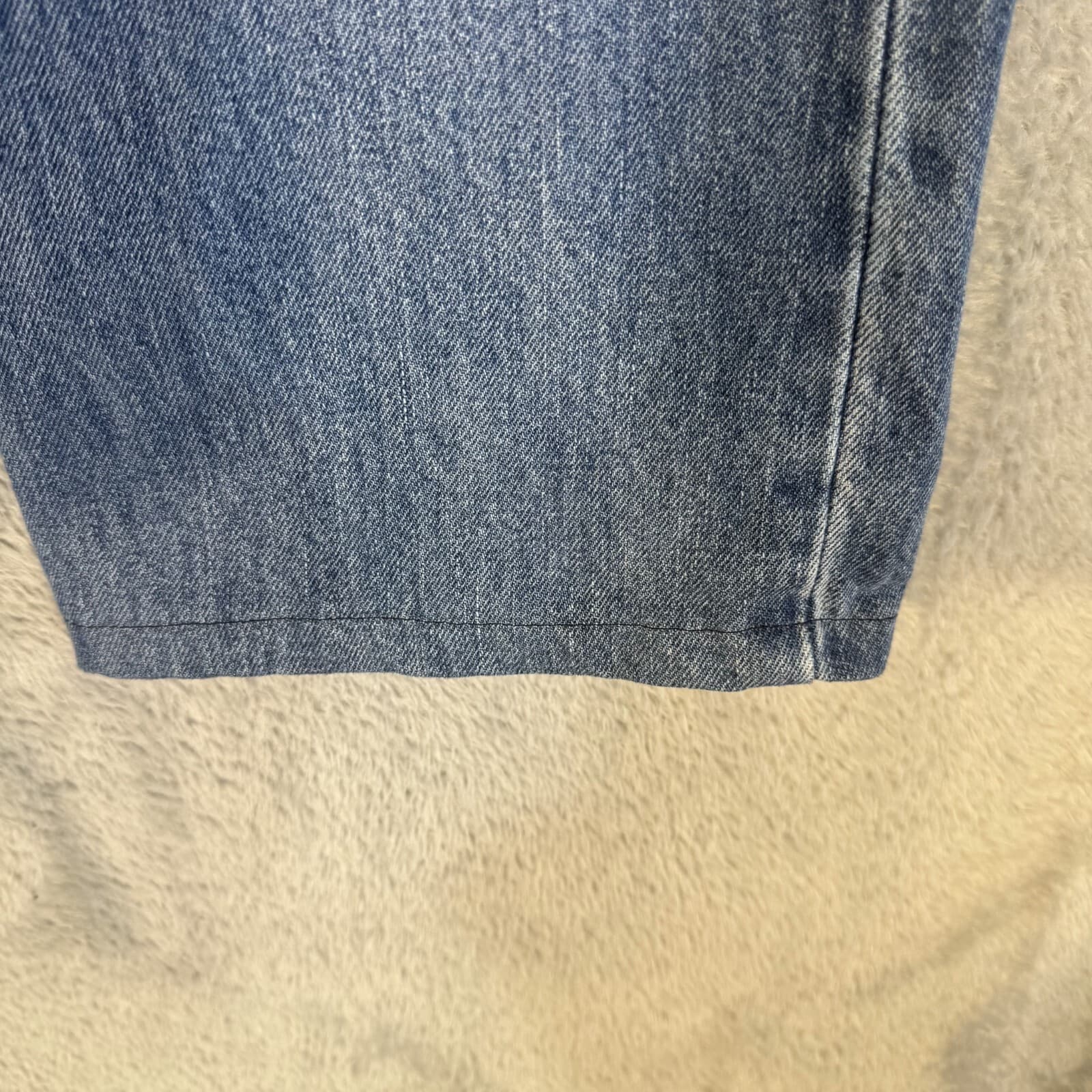 Levi’s 501 Men’s Jeans 33x30 Blue Denim Mid-Rise Original Fit Button Fly - Thumbnail 3