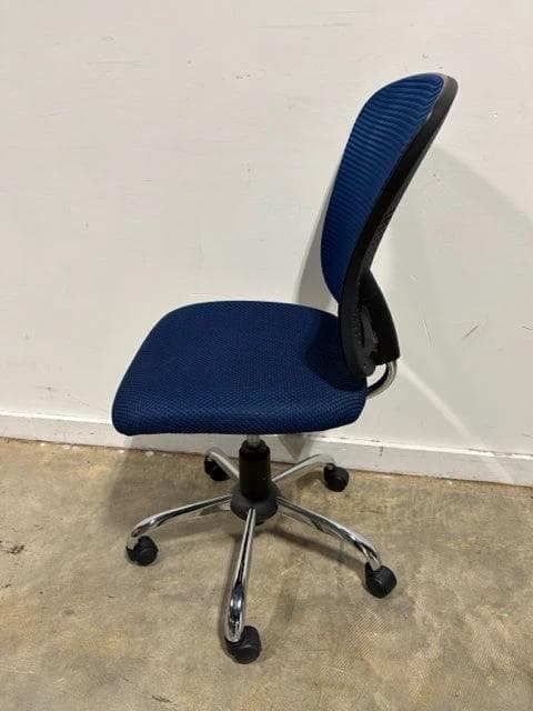 Blue Mesh & Chrome Desk Chair - Thumbnail 4