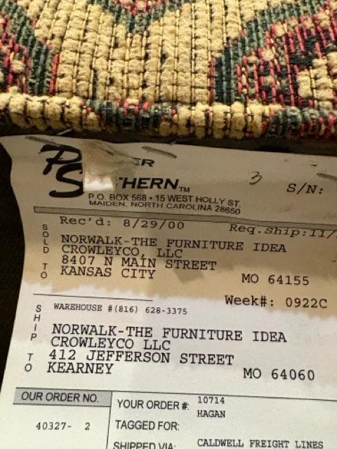 Norwalk Beige & Maroon Traditional Upholstered Arm Chair - Thumbnail 5