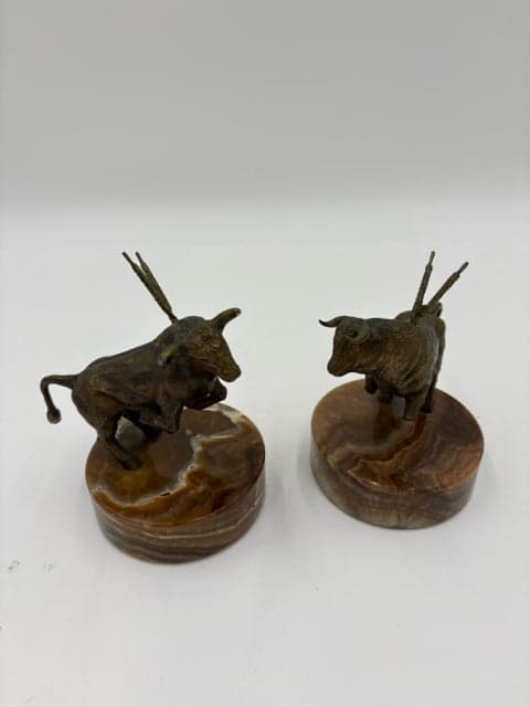 Set Of 2 Small Bronze Bull Statues On Marble Bases - Image 1