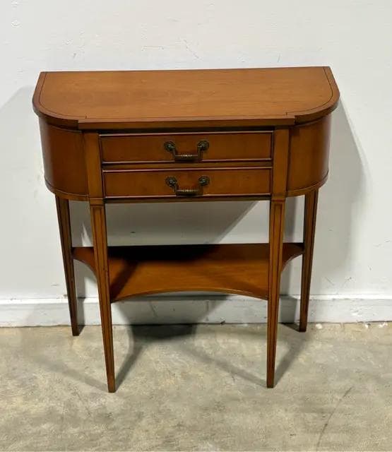 Hekman 2 Drawer Accent Table - Thumbnail 2