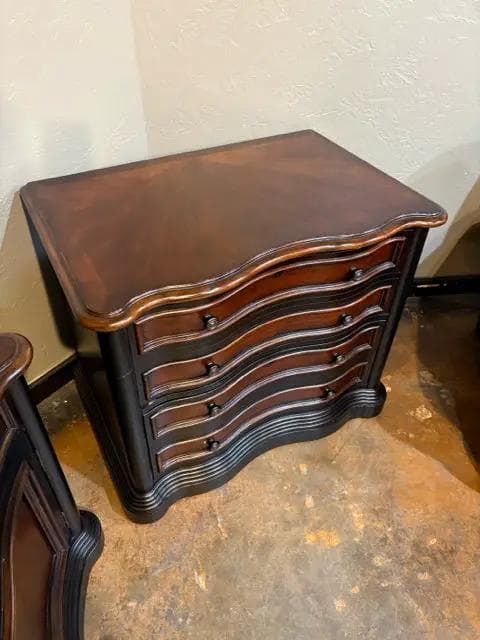 Hooker 2 Drawer File Cabinet - Thumbnail 2