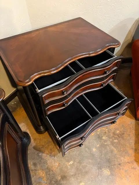 Hooker 2 Drawer File Cabinet - Thumbnail 3