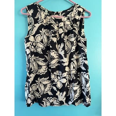 Talbots Silk Blouse Size 4 Black White Floral Sleeveless Button Back Pleated Top - Thumbnail 3