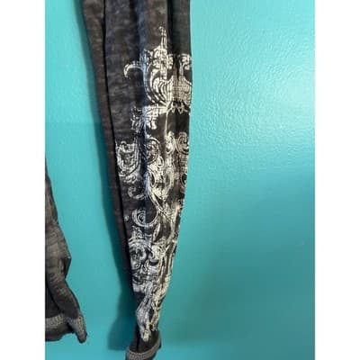 Maurices Grey Long Sleeve Light Weight Shirt Size Small - Thumbnail 2