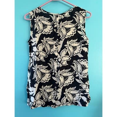 Talbots Silk Blouse Size 4 Black White Floral Sleeveless Button Back Pleated Top - Thumbnail 4