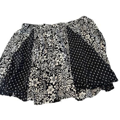 Banana Republic Floral Mini Skirt Size 6 Black White Side Zip Casual Summer - Thumbnail 2