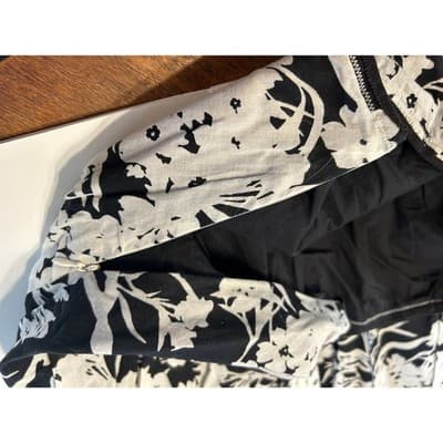Banana Republic Floral Mini Skirt Size 6 Black White Side Zip Casual Summer - Thumbnail 6