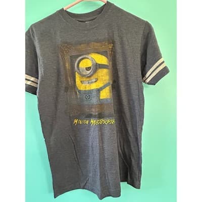 Despicable Me Minions Masterpiece Graphic T-Shirt Gray Boys 18/20 Fits Women S/M - Thumbnail 2