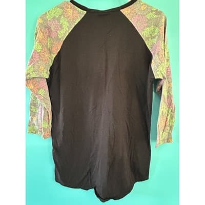 LuLaRoe Randy Baseball Tee Womens Medium Black Floral Raglan 3/4 Sleeve Shirt - Thumbnail 3