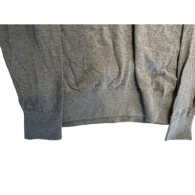 Gap V-Neck Sweater Women Medium Gray Knit Long Sleeve Pullover 224986-03-1 NEW - Thumbnail 3