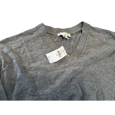 Gap V-Neck Sweater Women Medium Gray Knit Long Sleeve Pullover 224986-03-1 NEW - Thumbnail 4