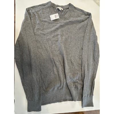 Gap V-Neck Sweater Women Medium Gray Knit Long Sleeve Pullover 224986-03-1 NEW - Image 1