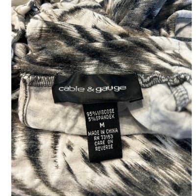 Cable & Gauge Sleeveless High Neck Animal Print Top Size M Grey Black Mock Neck - Thumbnail 3