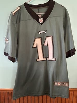 NFL Philadelphia Eagles 11 Wentz Green Jersey Men's Size XL - Image 1