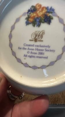 Vintage Victorian Portrait Tea Cup & Saucer Set - Thumbnail 3