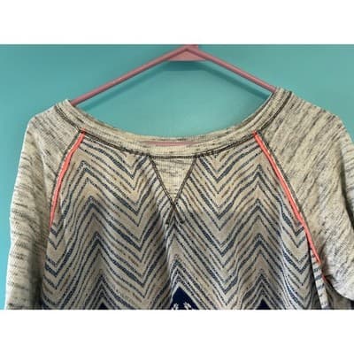 Jolt Sweatshirt Womens Large Gray Neon Coral Chevron Raglan Thermal Pullover - Thumbnail 4