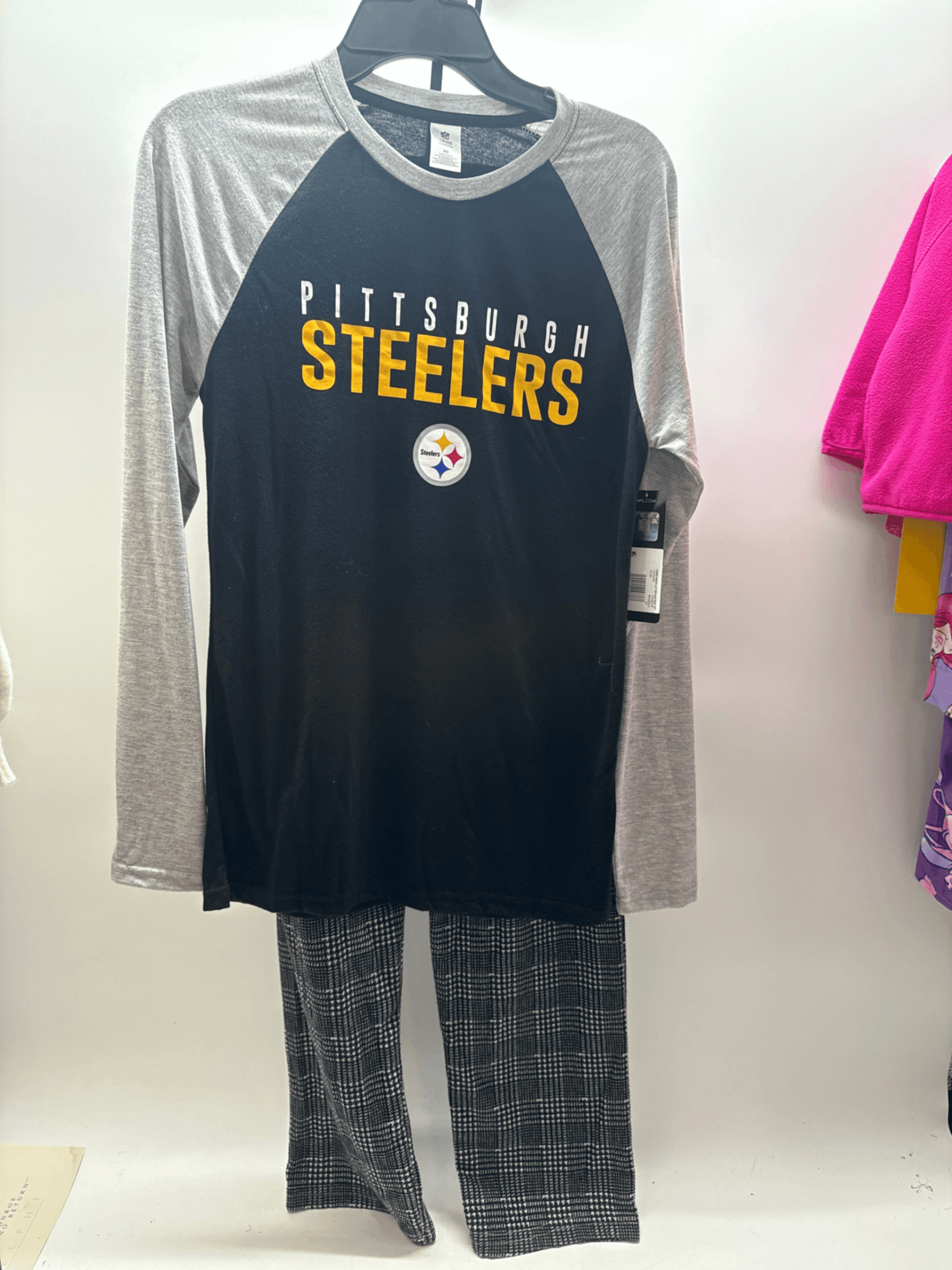 Pittsburgh Steelers Men's Top and Pants Set, Size XS, NFL Apparel - Image 1