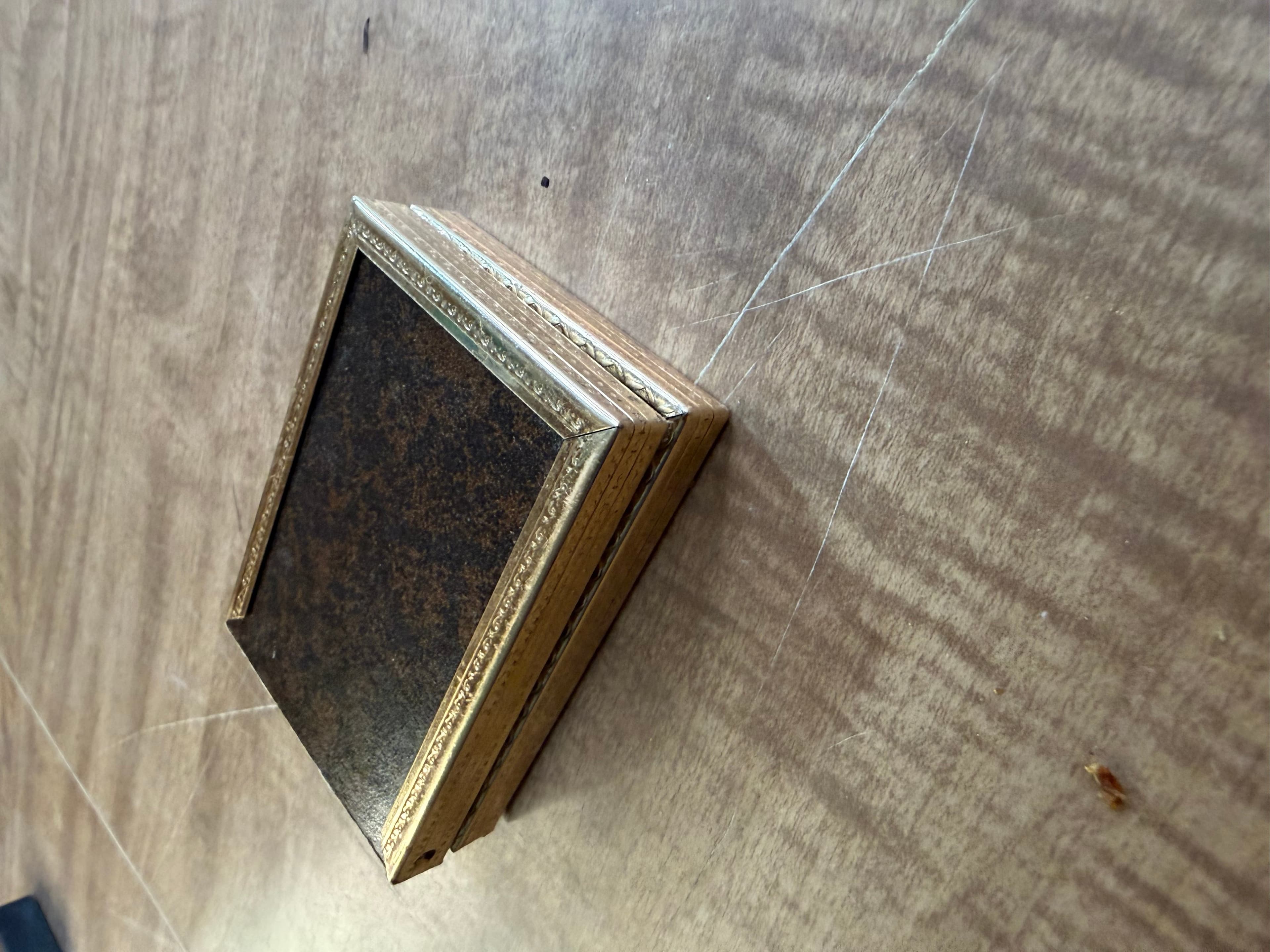 Vintage Double Photo Frame with Decorative Gold Trim - Thumbnail 6