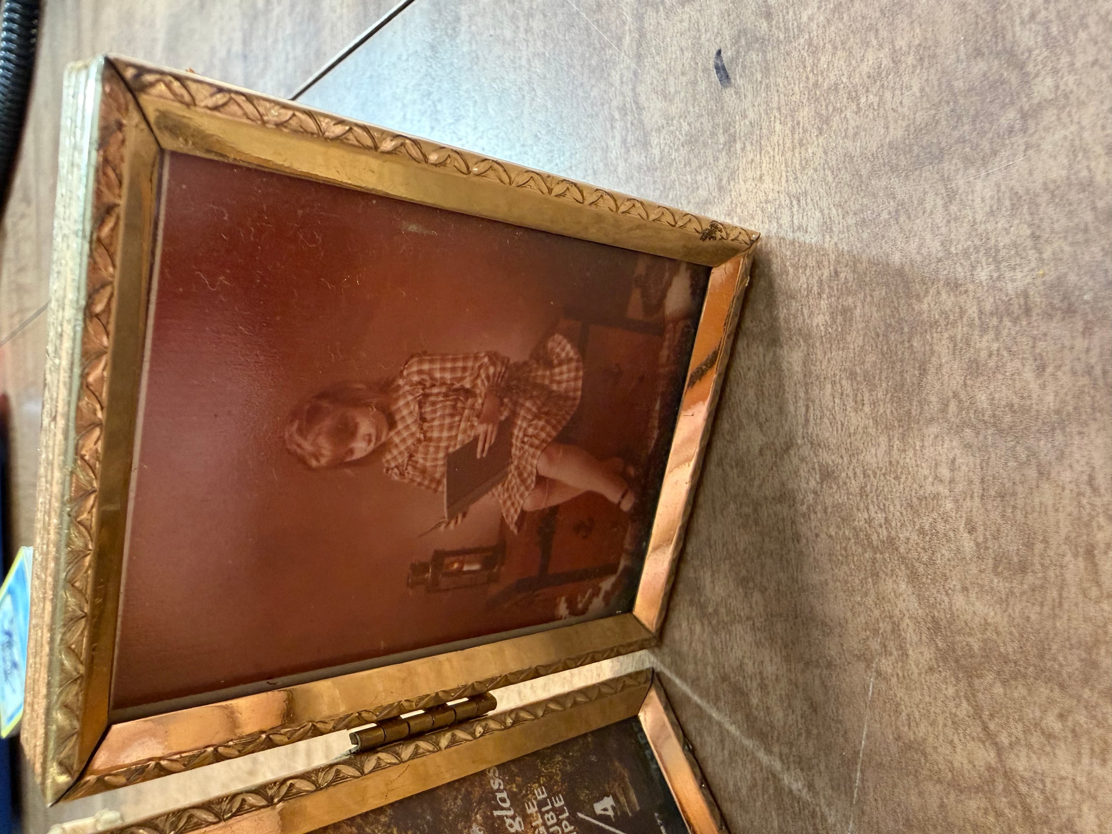 Vintage Double Photo Frame with Decorative Gold Trim - Thumbnail 2