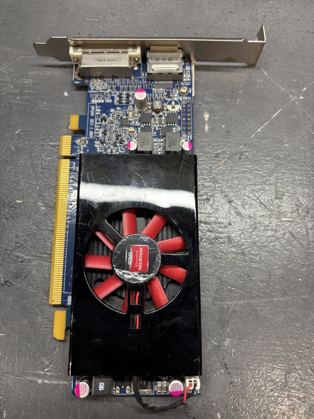 Full sized AMD RADEON HD 7570 1GB Video Card DVI & Displayport Dell 0NJ0D3 NJ0D3 - Image 1