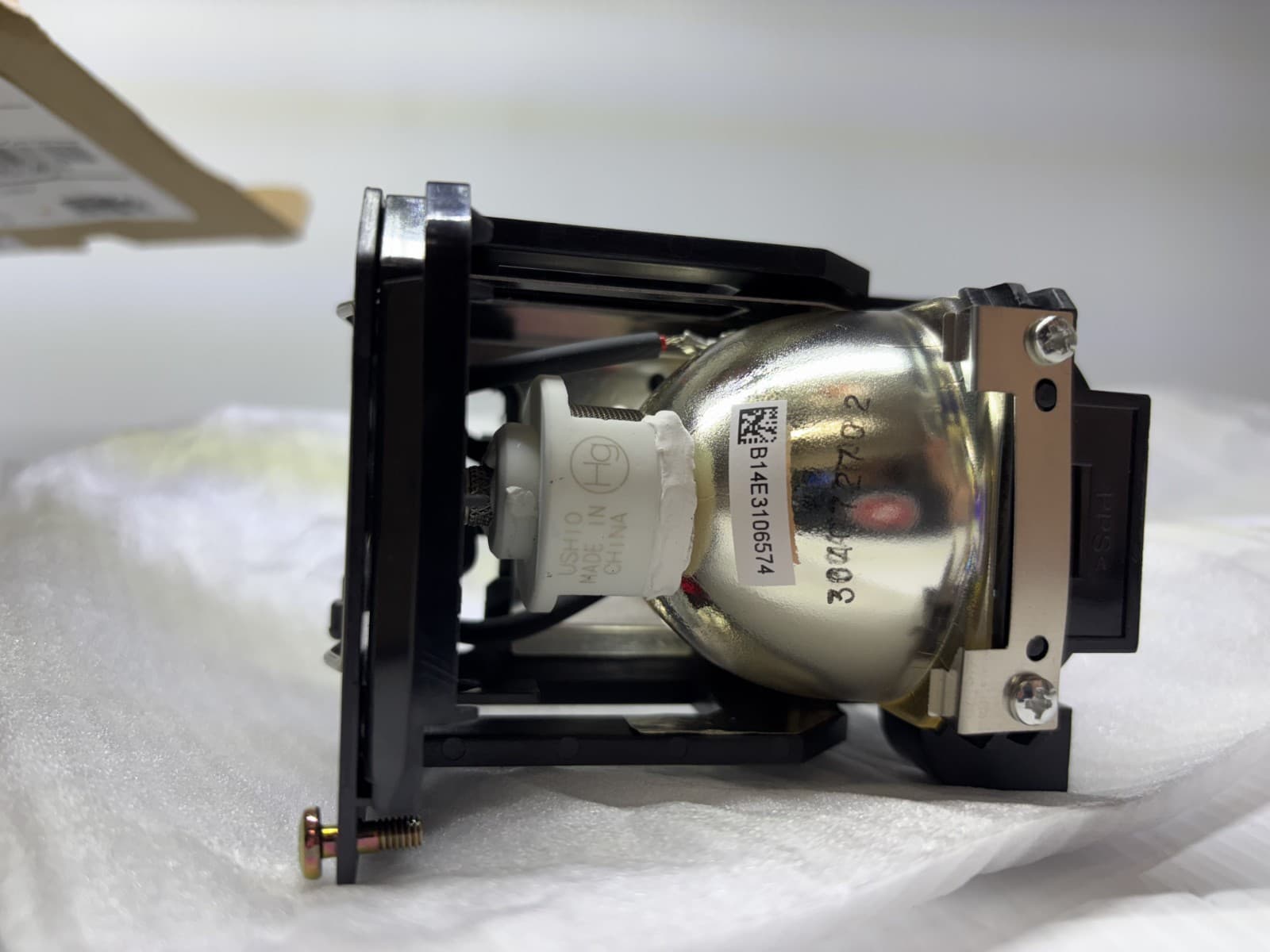 GENUINE ORIGINAL OEM NEC LT60LP LAMP FOR HT1000 HT1100 LT60LP NLV - Thumbnail 8